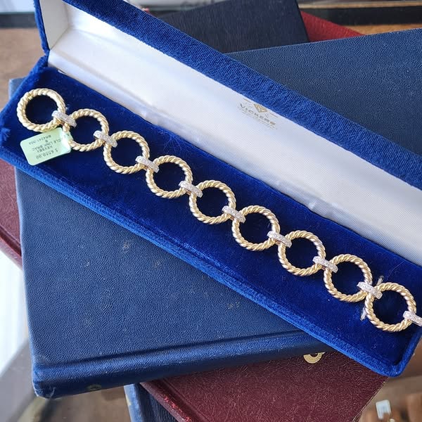 Large Circle Link Bracelet