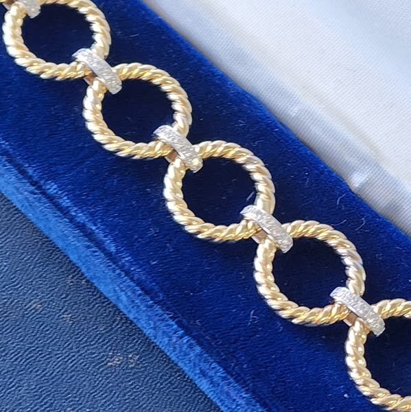Large Circle Link Bracelet